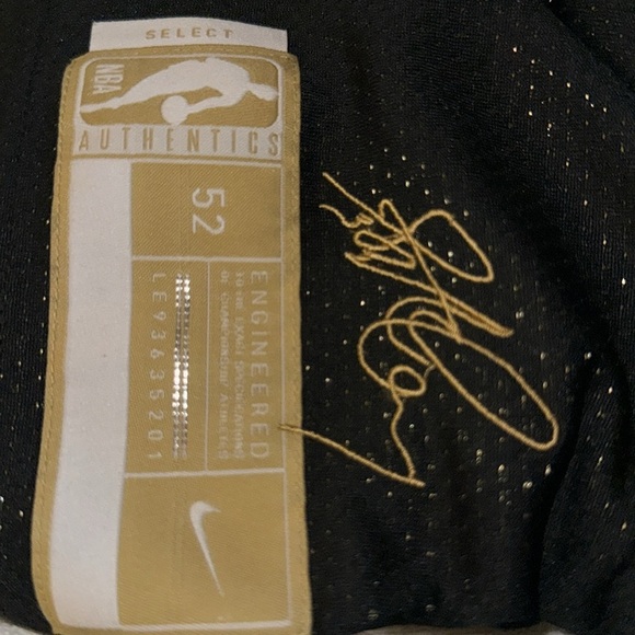 Stephen Curry Golden State Warriors 2024 Select Series - Picture 6 of 7